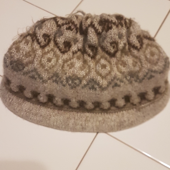 ☃️ Capello 100% Canadian Wool Touque 🍁 - Picture 3 of 8